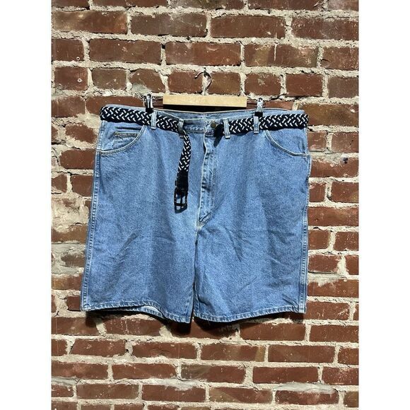 Vintage Wrangler Mens Denim Jean Rugged Wear Shorts Size 48 NWT - Picture 1 of 3